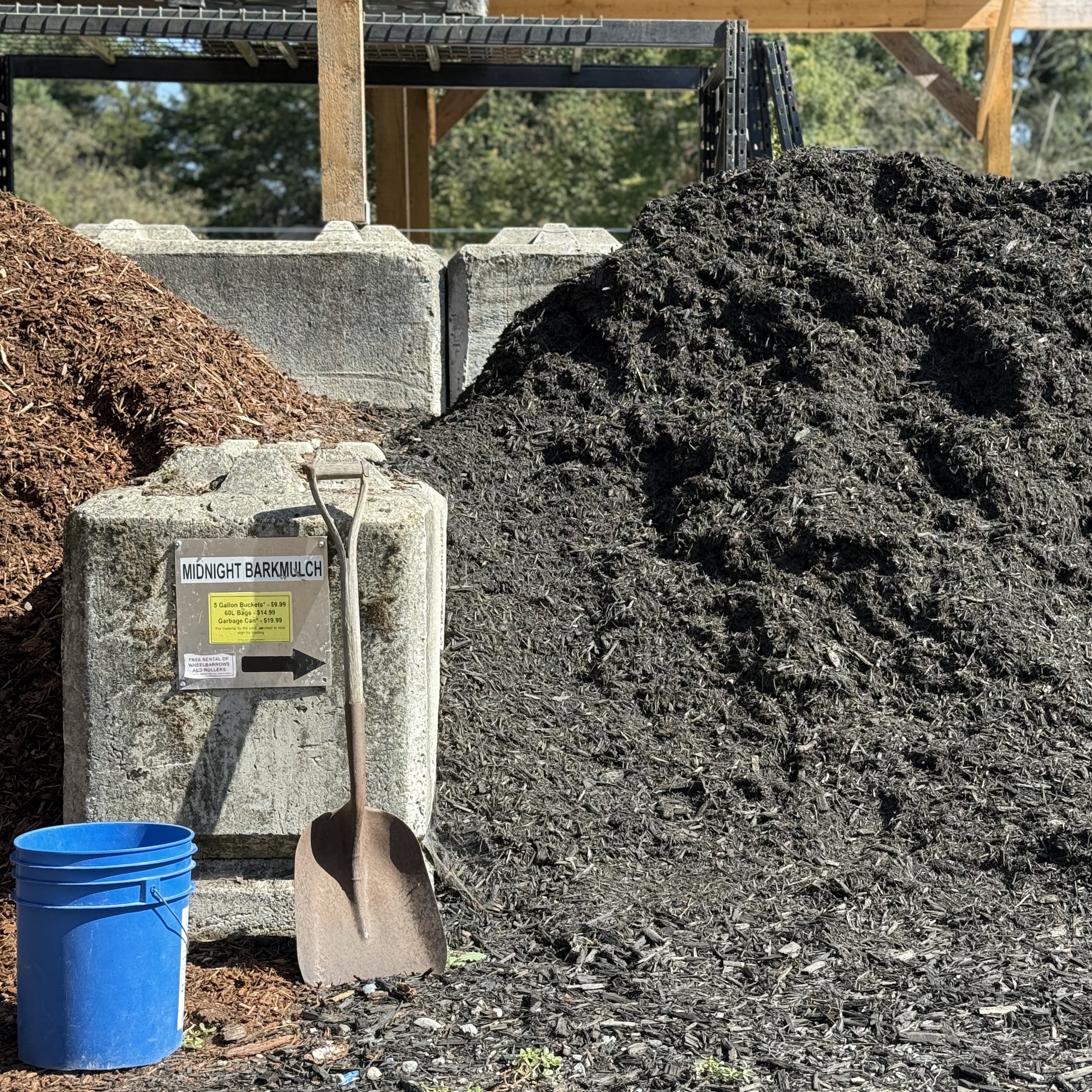 Midnight Black Bark Mulch - Image 2
